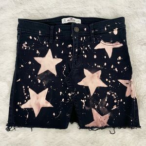 Hollister Star Print Bleach Dye Dark Wash Denim Distressed Mini Skirt Size 00